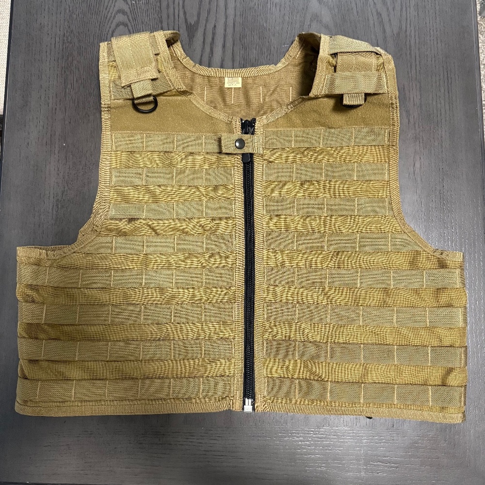new Men’s bulletproof Coyote Brown vest Size L Made In USA‎